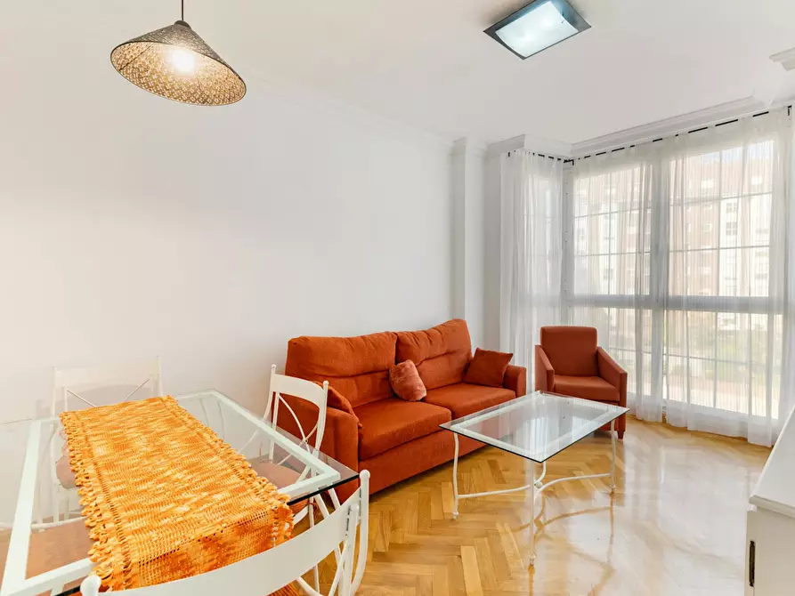 Immagine 1 di Appartamento in affitto  in Avenida de Isabel de Valois a Madrid