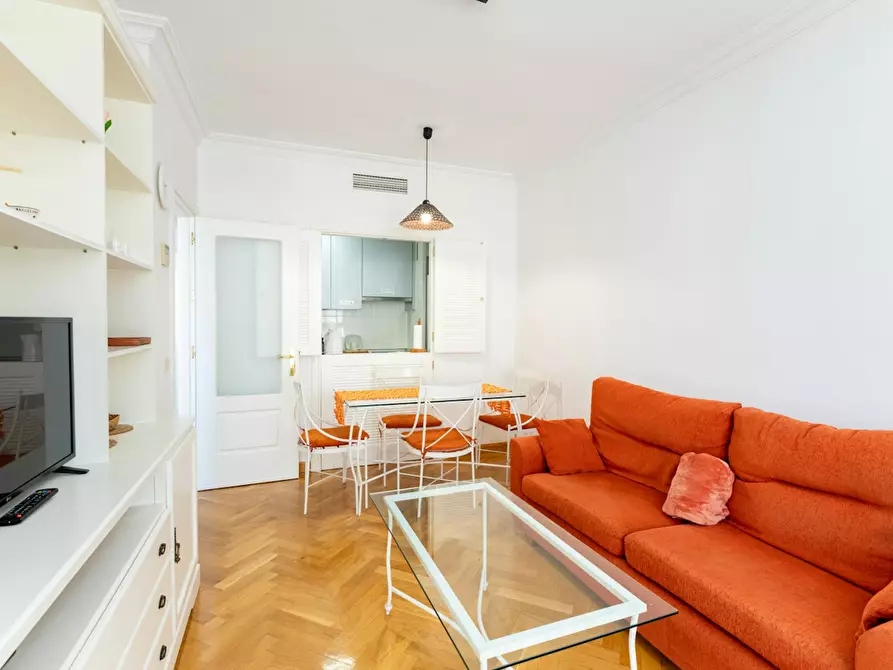 Immagine 4 di Appartamento in affitto  in Avenida de Isabel de Valois a Madrid