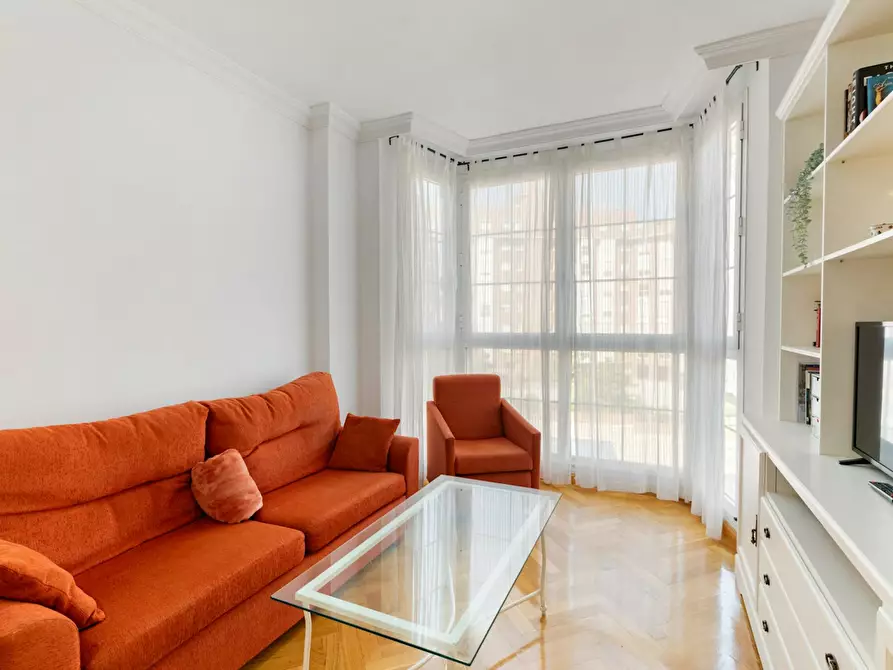 Immagine 3 di Appartamento in affitto  in Avenida de Isabel de Valois a Madrid