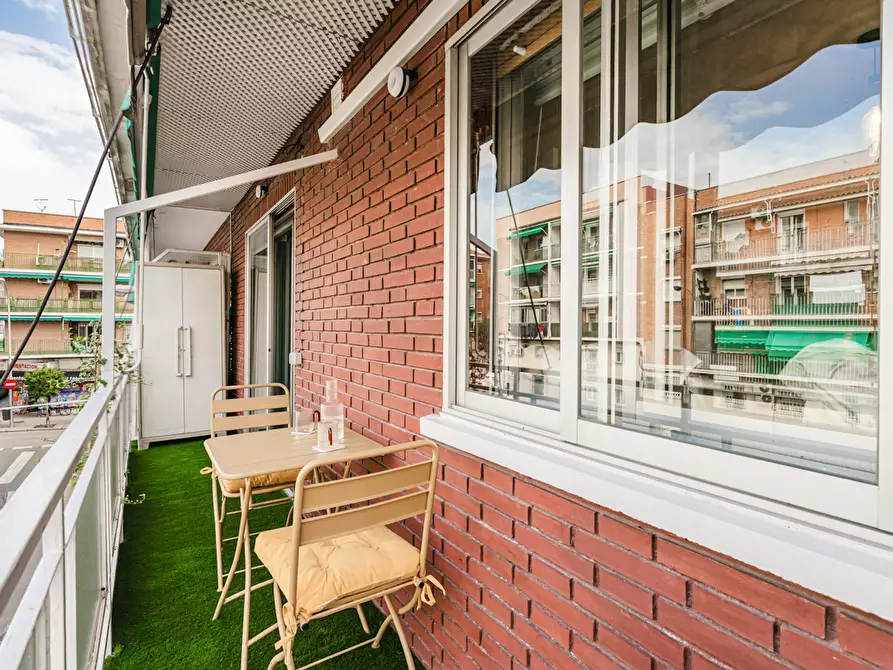 Immagine 4 di Appartamento in affitto  in Calle de Víctor Manuel III a Madrid