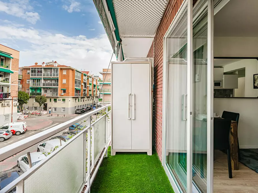 Immagine 3 di Appartamento in affitto  in Calle de Víctor Manuel III a Madrid