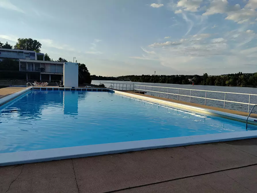 Immagine 10 di Appartamento in affitto  in Avenue Henri Barbusse a Curis-au-Mont-d'Or