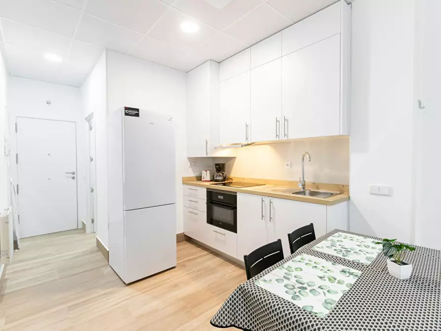 Immagine 1 di Appartamento in affitto  in Calle de San Manuel a Madrid