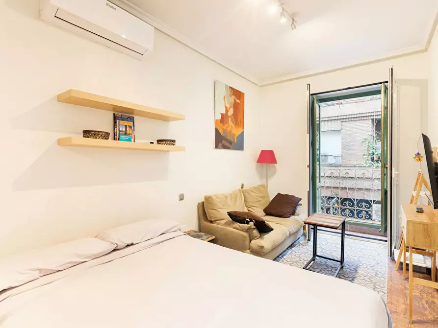 Immagine 1 di Appartamento in affitto  in Calle de Velarde a Madrid