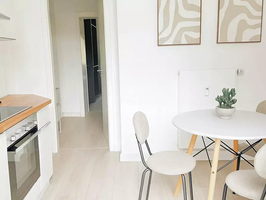 Immagine 2 di Appartamento in affitto  in Hüttenstraße a Düsseldorf