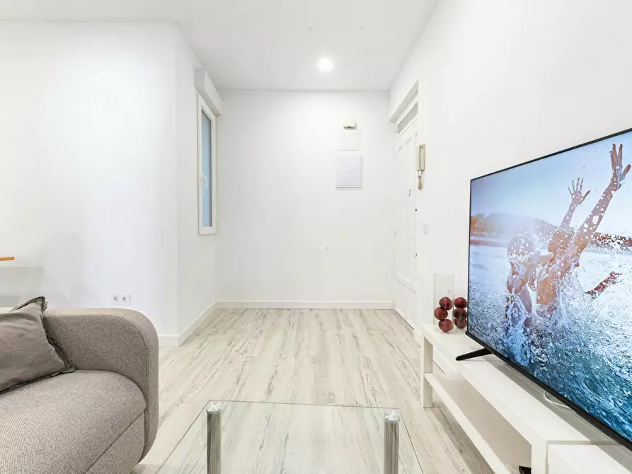 Immagine 4 di Appartamento in affitto  in Ronda de Segovia a Madrid