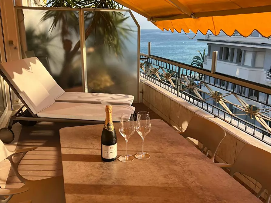 Immagine 1 di Appartamento in affitto  in Promenade des Anglais a Nice