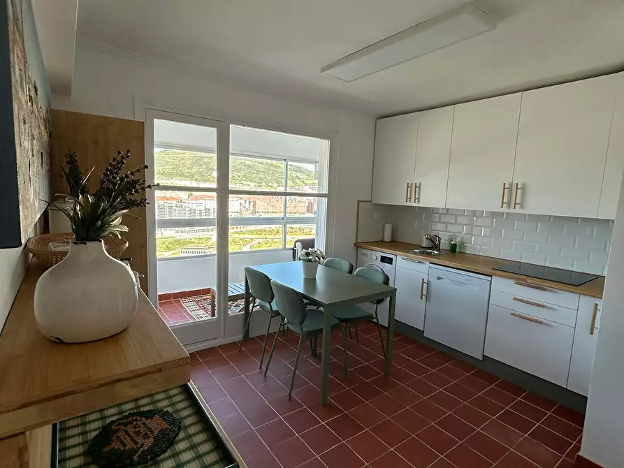 Immagine 1 di Appartamento in affitto  in Montevideo Etorbidea a Bilbao