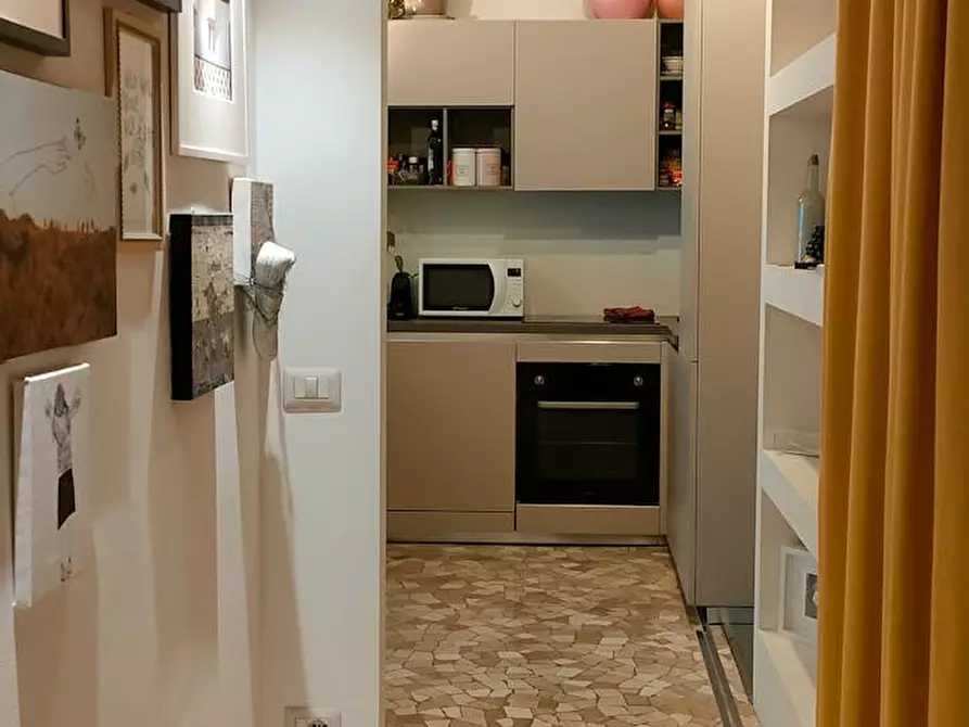 Immagine 10 di Camera in affitto  in Via Lepontina a Milano
