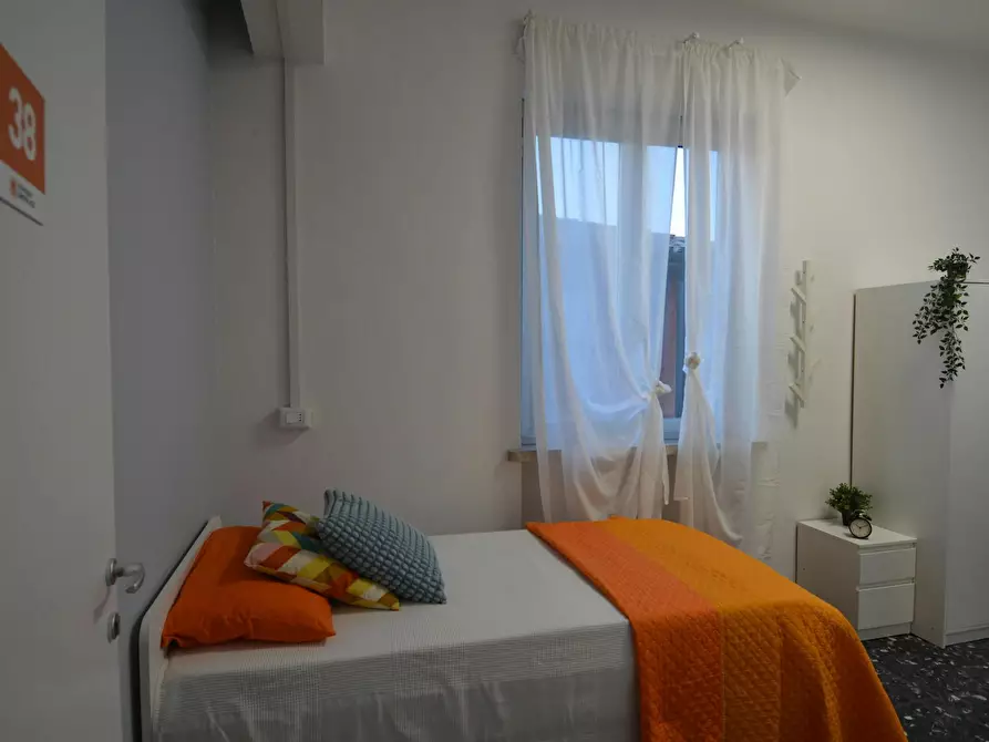 Immagine 8 di Camera in affitto  in Vicolo Franco Villa a Reggio Nell'emilia