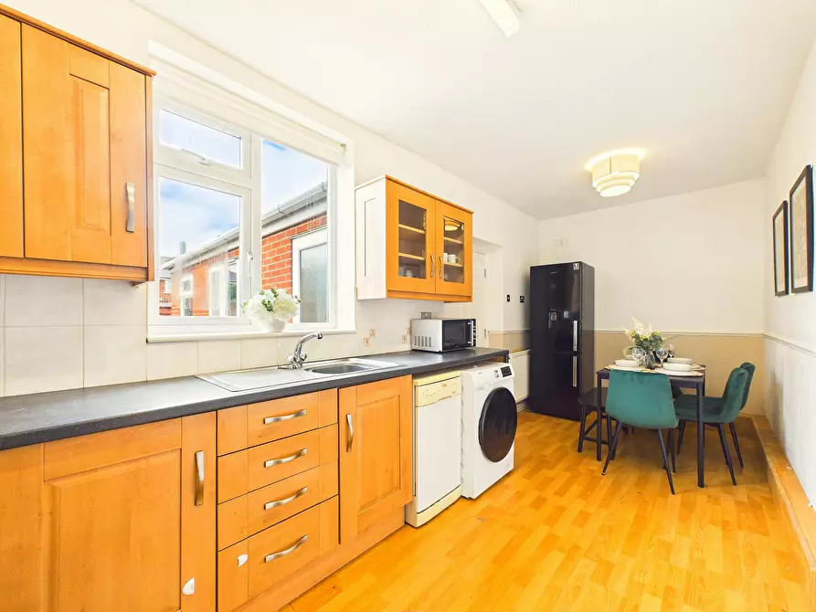 Immagine 8 di Casa indipendente in affitto  in Matford Avenue a 