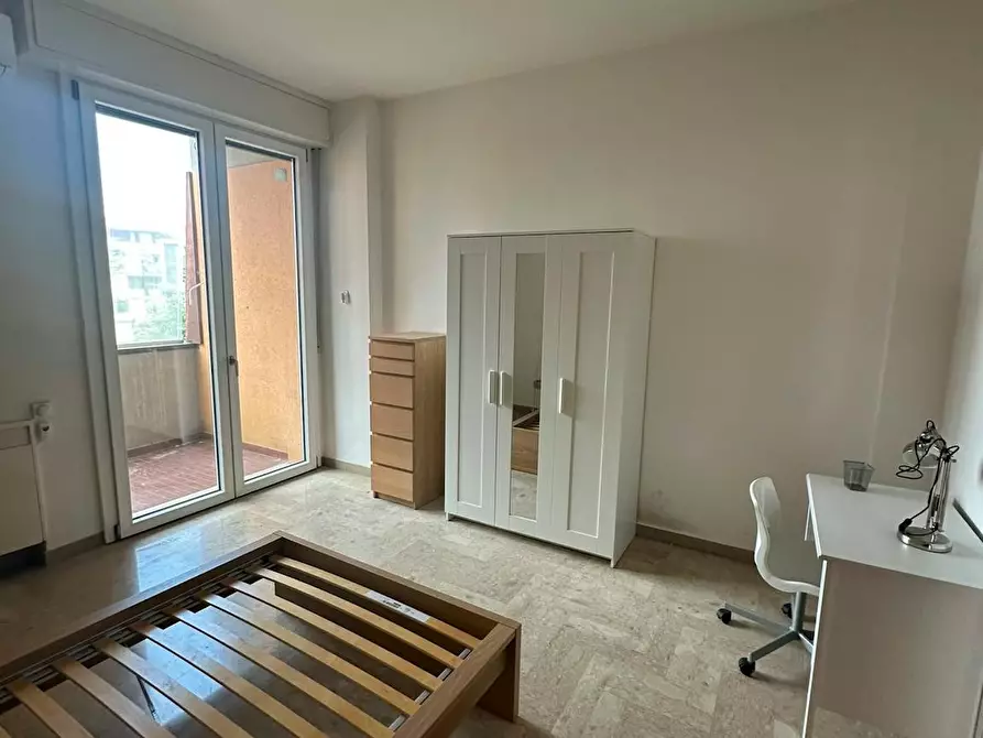 Immagine 3 di Camera in affitto  in Viale Felsina a Bologna