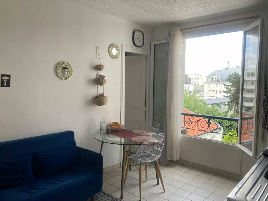 Immagine 4 di Appartamento in affitto  in Rue Pajol a Paris 18