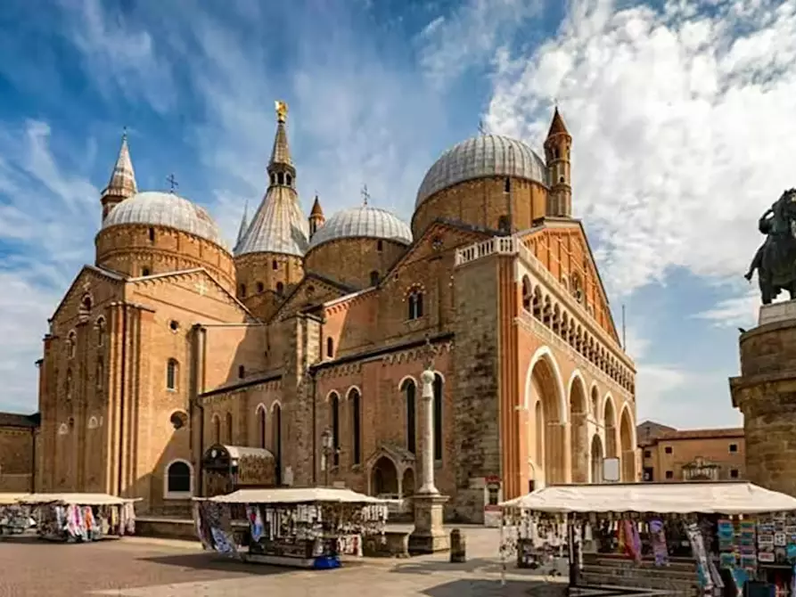 Immagine 9 di Appartamento in affitto  in Via del Santo a Padova
