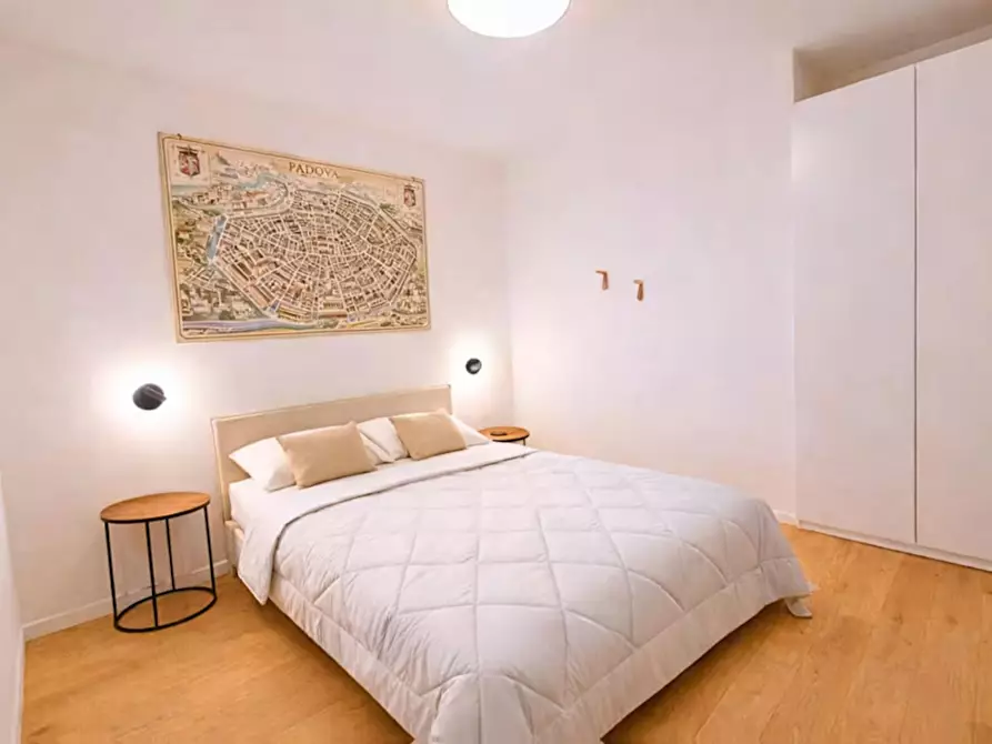 Immagine 2 di Appartamento in affitto  in Via del Santo a Padova