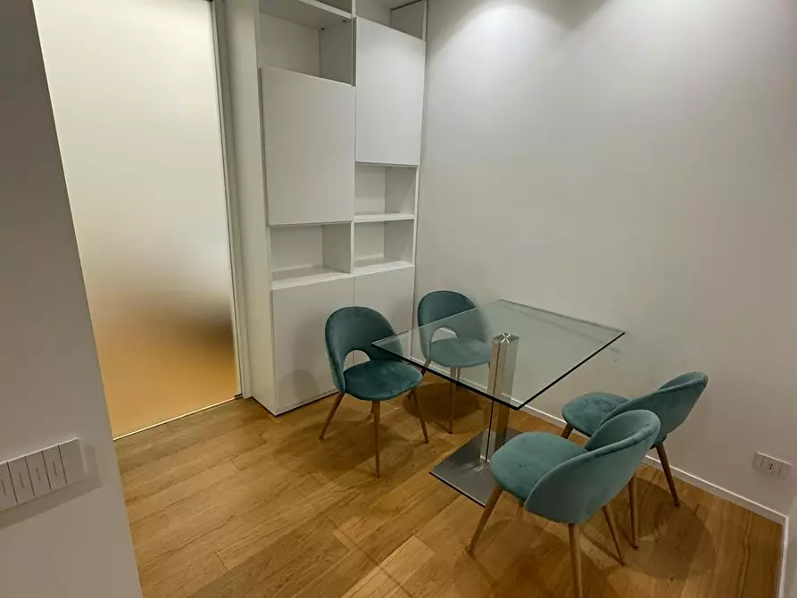 Immagine 10 di Appartamento in affitto  in Via della Lungara a Roma