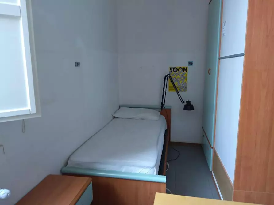 Immagine 2 di Camera in affitto  in Via Nosadella a Bologna