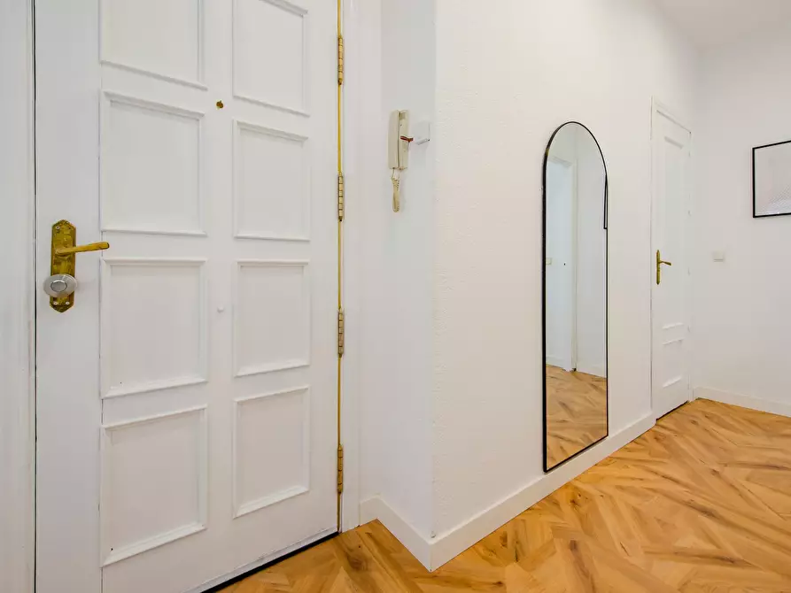 Immagine 6 di Appartamento in affitto  in Calle de San Simón a Madrid
