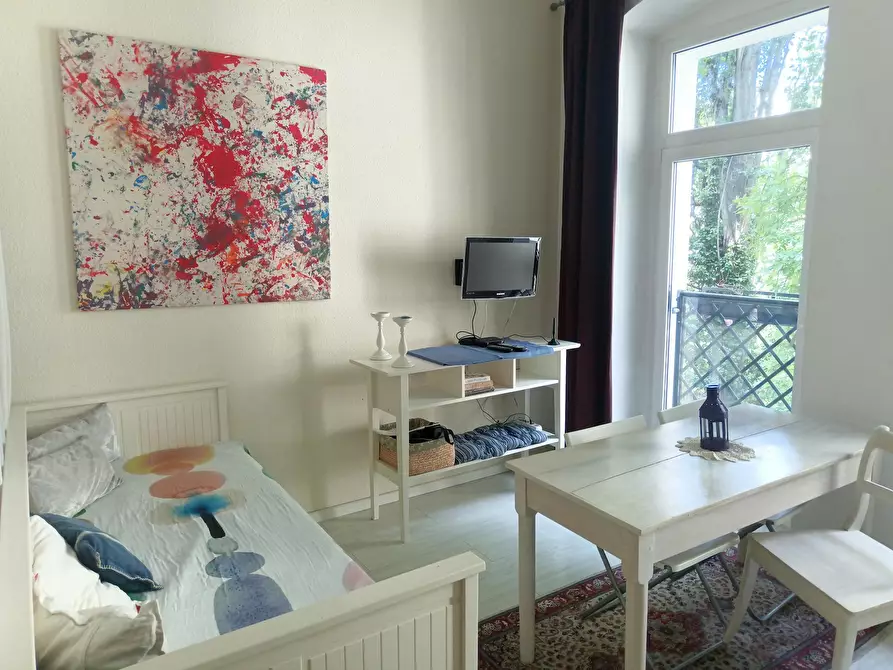 Immagine 2 di Appartamento in affitto  in Am Comeniusplatz a Berlin Friedrichshain