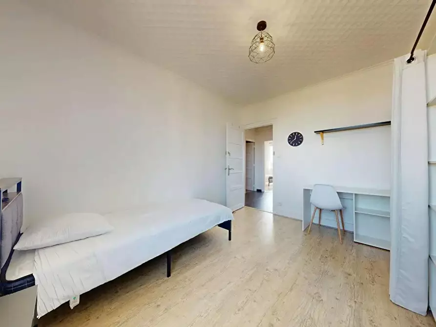 Immagine 3 di Camera in affitto  in Cours Émile-Zola a Villeurbanne