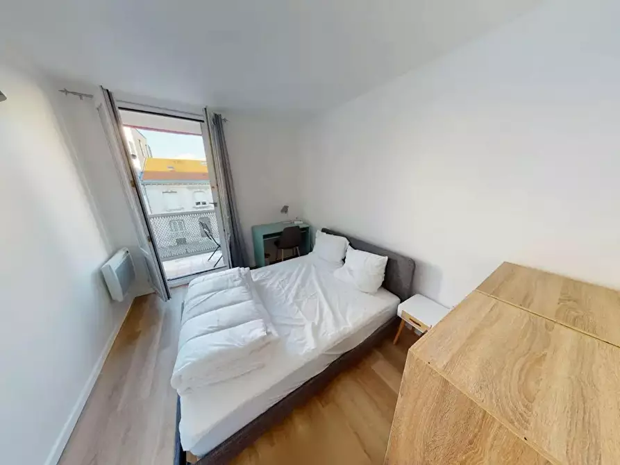 Immagine 2 di Camera in affitto  in Cours Edouard Vaillant a Bordeaux