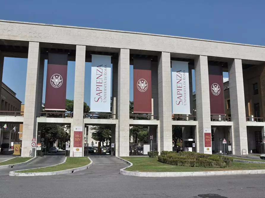 Immagine 2 di Camera in affitto  in Via di Porta Labicana a Roma