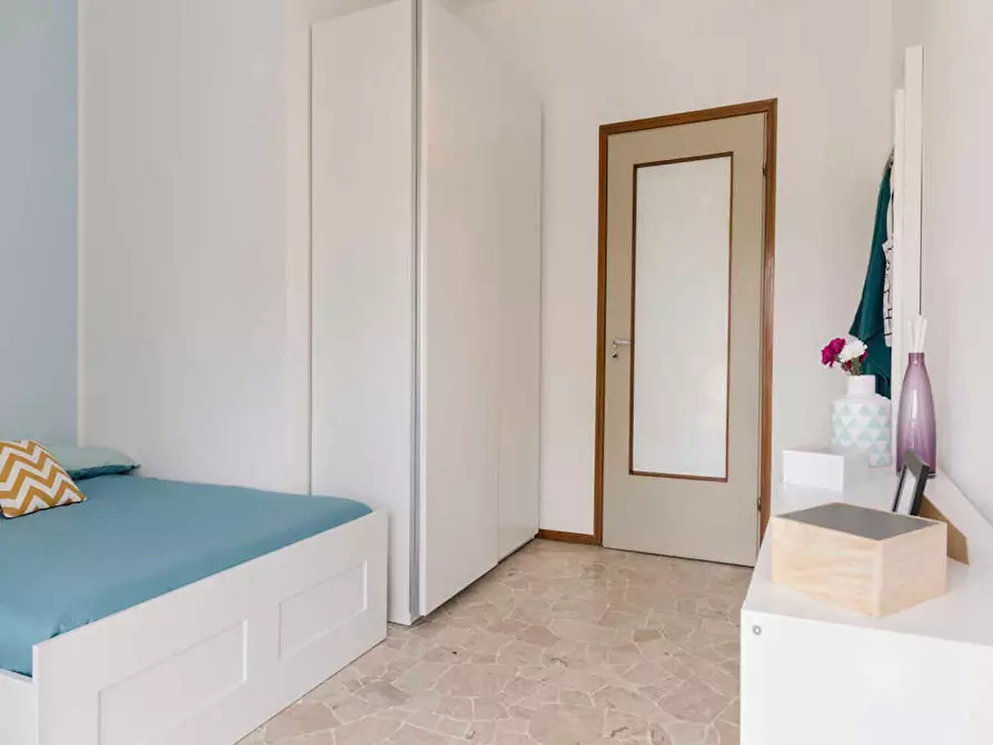 Immagine 5 di Camera in affitto  in Via Ginestre a Buccinasco