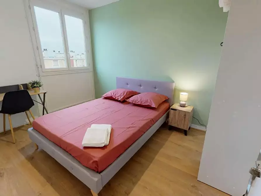 Immagine 1 di Camera in affitto  in Rue du 4 Août 1789 a Villeurbanne