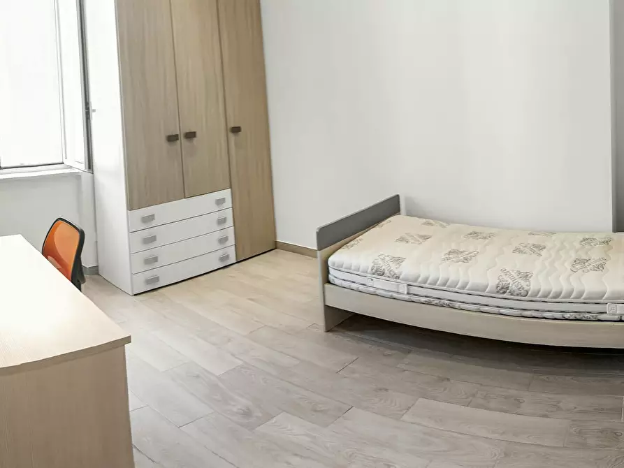 Immagine 5 di Camera in affitto  in Via Pigna a Napoli