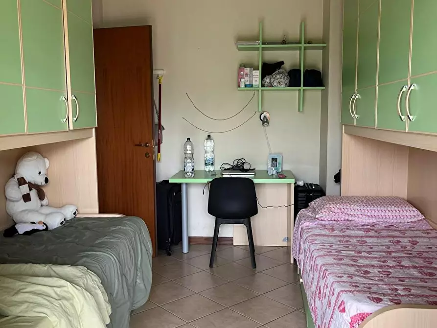 Immagine 1 di Camera condivisa in affitto  in Via Adamello a Milano
