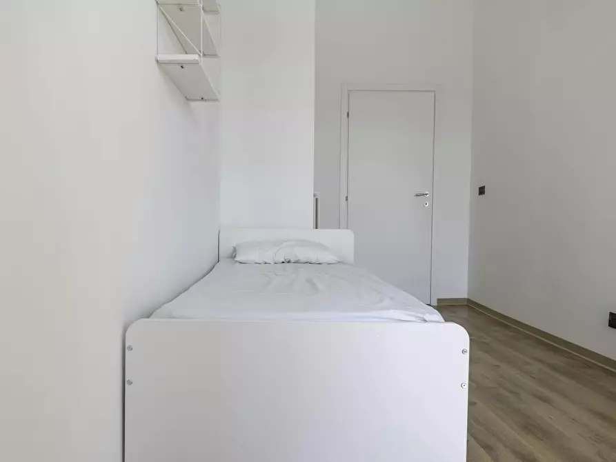 Immagine 3 di Camera in affitto  in Piazza Tancredi Galimberti a Torino