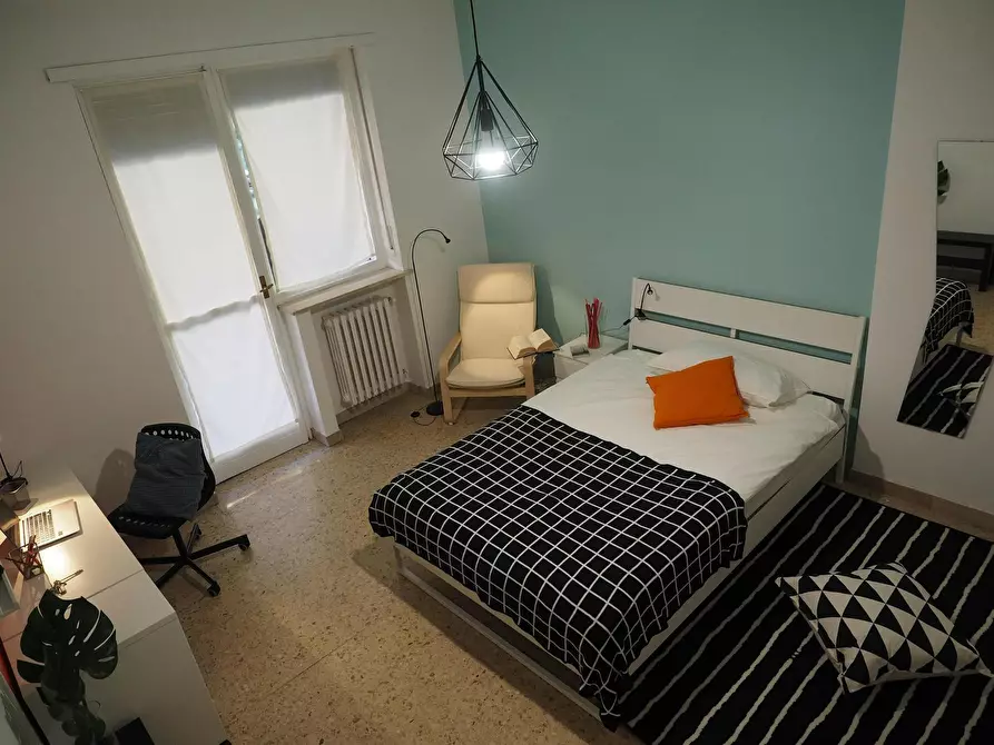 Immagine 4 di Camera in affitto  in Via Amedeo Ugolini a Torino