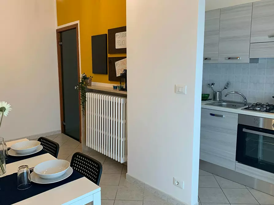 Immagine 10 di Camera in affitto  in Via La Thuile a Torino