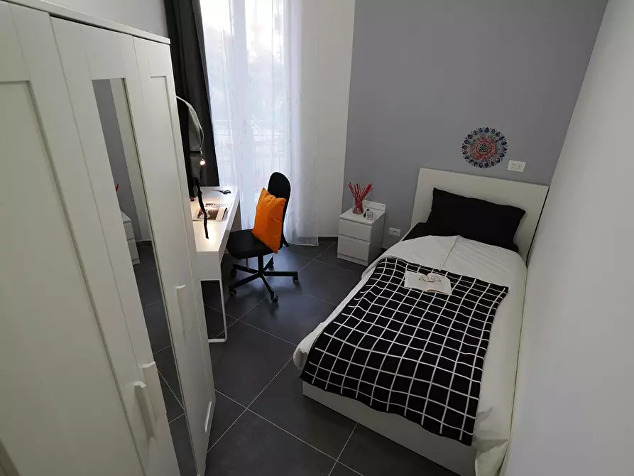 Immagine 6 di Camera in affitto  in Corso Peschiera a Torino
