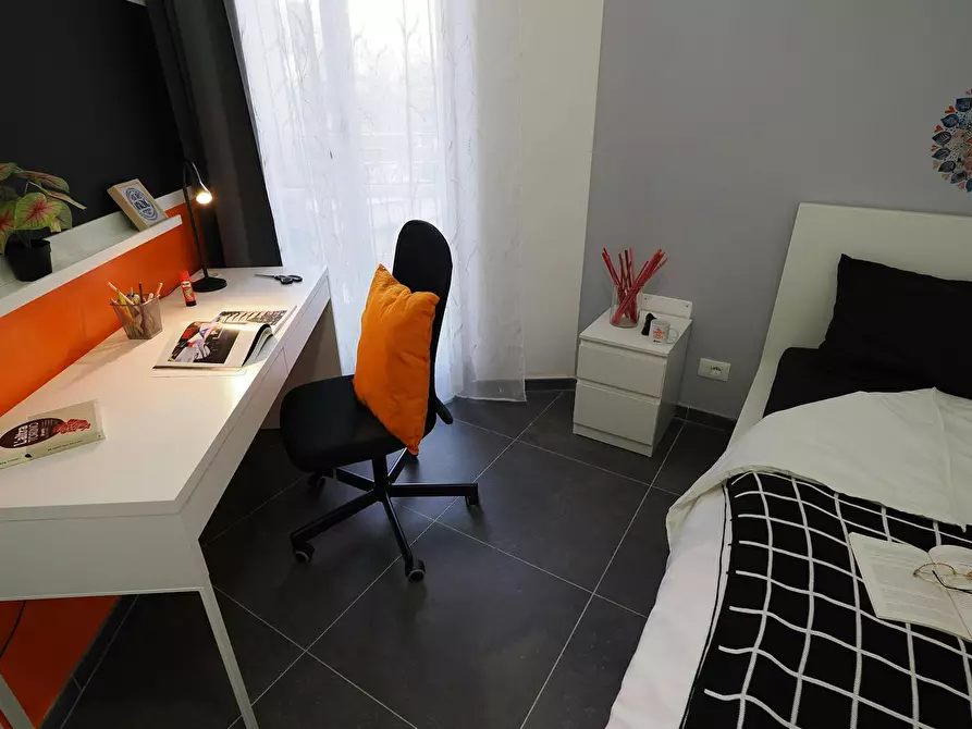 Immagine 4 di Camera in affitto  in Corso Peschiera a Torino