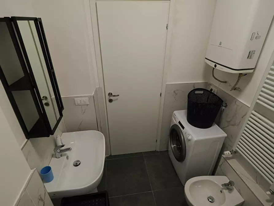 Immagine 5 di Camera in affitto  in Corso Peschiera a Torino