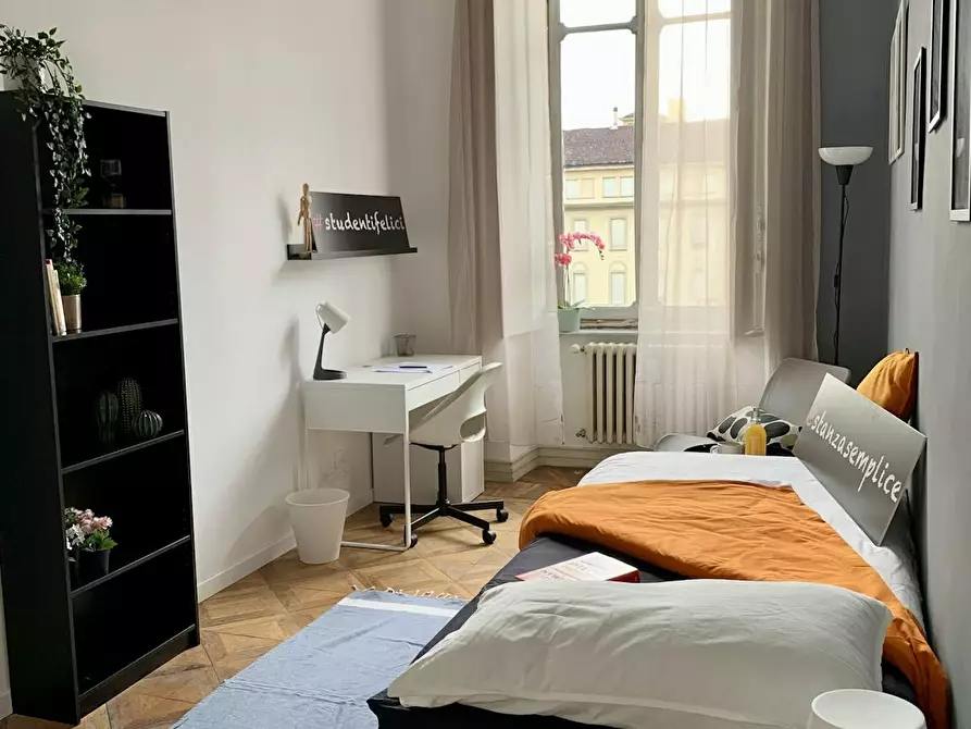 Immagine 5 di Camera in affitto  in Corso Re Umberto a Torino