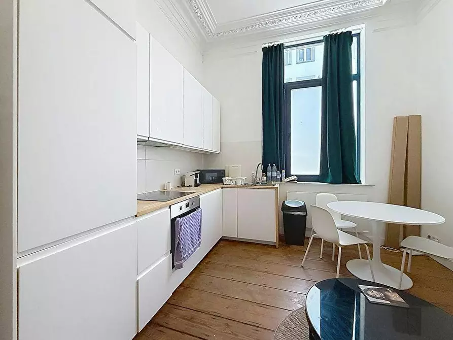 Immagine 1 di Appartamento in affitto  in Rue du Luxembourg a Ixelles
