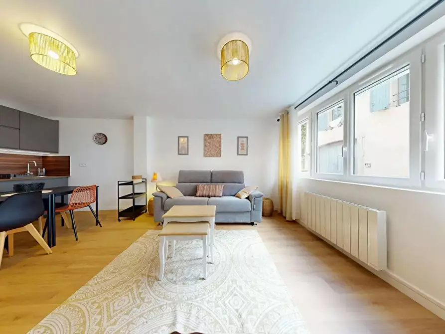 Immagine 1 di Appartamento in affitto  in Rue Pierre Fourel a Saint-Genis-Laval