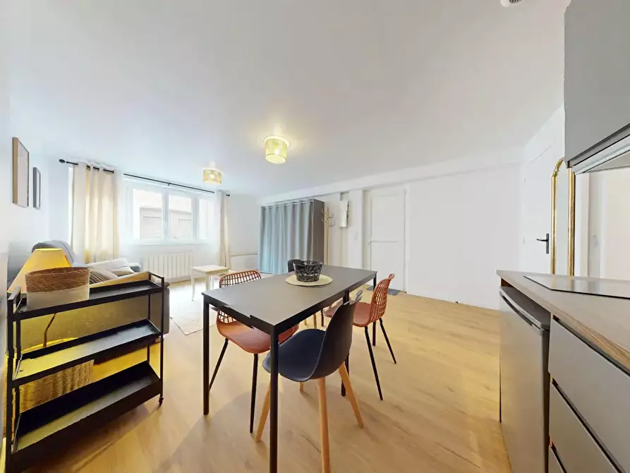 Immagine 10 di Appartamento in affitto  in Rue Pierre Fourel a Saint-Genis-Laval