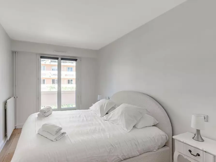 Immagine 2 di Appartamento in affitto  in Rue de Thionville a Paris