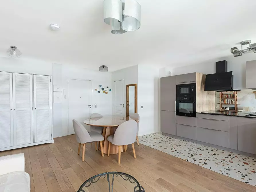 Immagine 6 di Appartamento in affitto  in Rue de Thionville a Paris