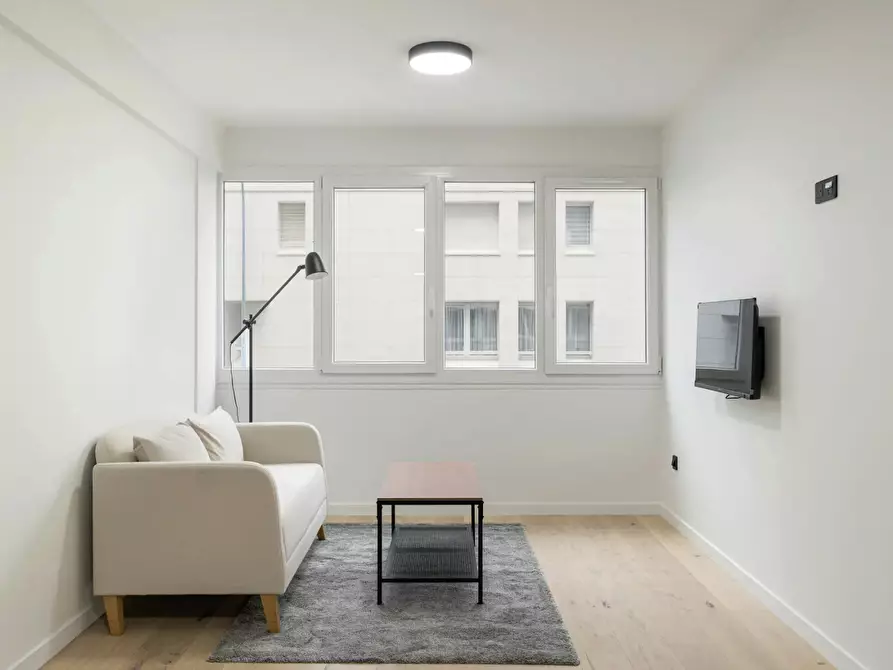 Immagine 2 di Appartamento in affitto  in Rue Fernand Pelloutier a Clichy