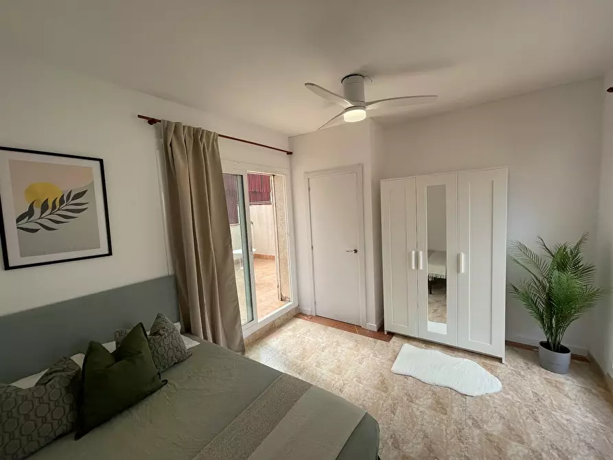 Immagine 1 di Casa indipendente in affitto  in Carrer dels Naranjos a Hospitalet De Llobregat, L'