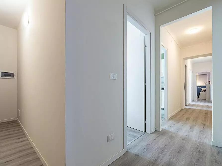 Immagine 6 di Camera in affitto  in Corso Re Umberto a Torino