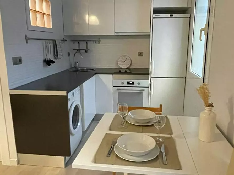 Immagine 2 di Appartamento in affitto  in Carrer de Vinaròs a Barcelona