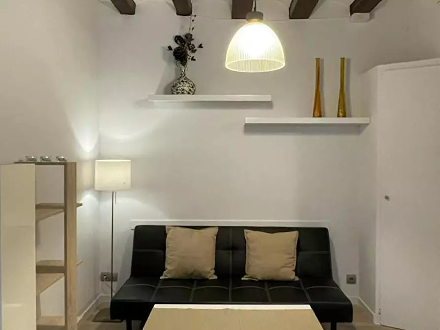 Immagine 1 di Appartamento in affitto  in Carrer de Vinaròs a Barcelona