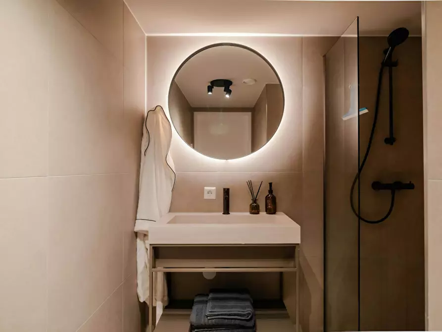 Immagine 3 di Appartamento in affitto  in Mathenesserlaan a Rotterdam