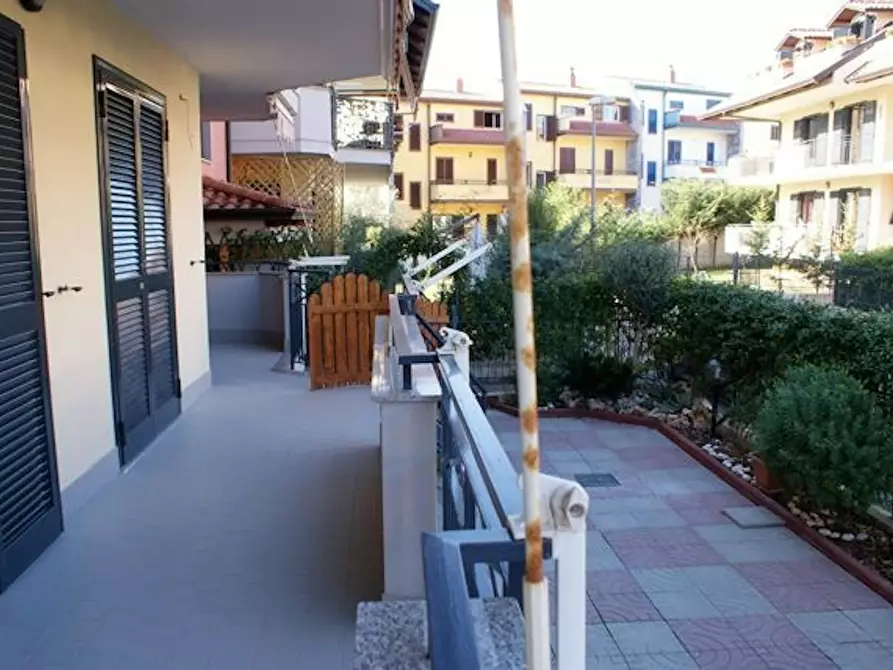 Immagine 1 di Appartamento in affitto  in Via Staffetta a Giugliano In Campania