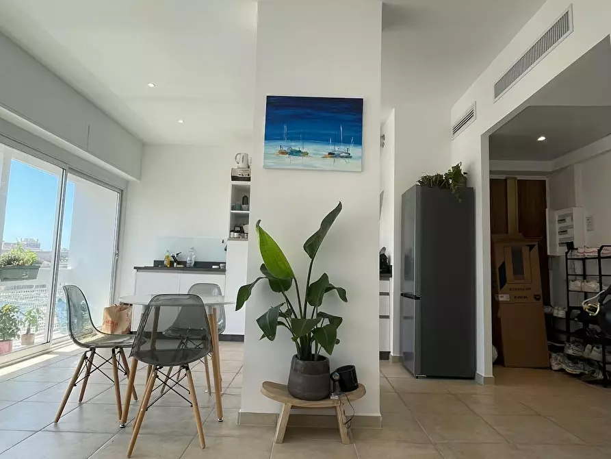Immagine 3 di Appartamento in affitto  in Avenue de Saint-Jean a Marseille 02